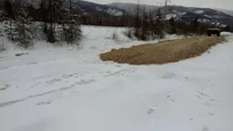 Машина провалилась под лед на озере в Бурятии