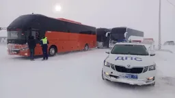 100 человек эвакуировали из затора на трассе Чита — Забайкальск