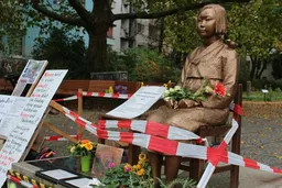 柏林和平少女像强制拆除3个月后迁至新址