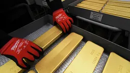 Объем торгов золотом на МосБирже в январе вырос в 1,9 раза, до 25,6 т