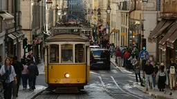 Из США впервые за век уехало больше американцев, чем приехало мигрантов