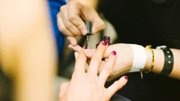 В России утвердили новый ГОСТ на маникюр и педикюр