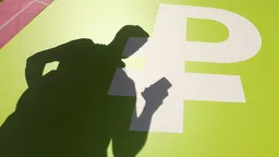 «РИА Новости»: в двух отраслях в России зарплата превысила 500 тысяч рублей