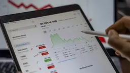 ВС США призвали мирных иранцев держаться подальше от портов в Ормузском проливе