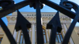 ЦБР сохранил запрет переводов из РФ средств недружественных нерезидентов с брокерских счетов