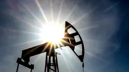 FT: за 15 минут до заявления Трампа об «очень хороших переговорах с Ираном» трейдеры сделали ставки на нефть на сумму 580 млн долларов