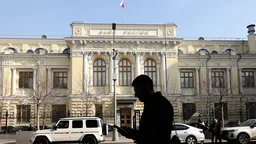 ЦБ призвал банки активнее информировать клиентов о причинах блокировки карт