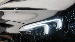 Продажи новых легковых автомобилей в марте подскочили на 31%