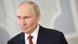 Путин предоставил гражданство России потомку Льва Толстого