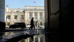 ЦБ определил минимальный уровень рейтинга ЦФА для «неквалов»