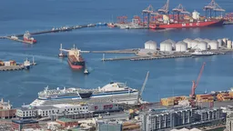 • Цены на нефть выше $100 и могут вырасти до $150, если блокада Ормузского пролива будет долгой — она начнется в 10 утра по Нью-Йорку