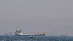Иран задержал два судна за нарушения на море -- Tasnim