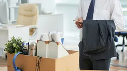 В России за 10 месяцев на 43% выросло число предлагаемых к увольнению