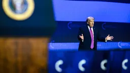 Полиция оцепила квартал возле дома подозреваемого в стрельбе на мероприятии с участием президента США