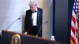 Стрелявший на приеме с Трампом занимался сбором денег для ВСУ