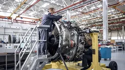 Росавиация видит спрос авиакомпаний на 60 "Суперджетов" до 2030 года