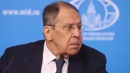 Лавров заявил о рисках ядерных ударов при столкновении НАТО и России
