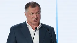 Правительство пообещало увеличить объемы производства топлива и защитить крымские бензовозы на фоне атак БПЛА