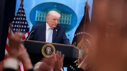 Иран пропускает через Ормузский пролив 15 судов в день