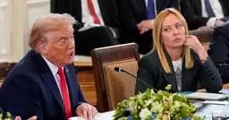 Мелони обвинила Трампа во лжи о ее мольбах