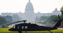 Сенат США принял резолюцию об ограничении военных полномочий Трампа