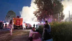 В центральной части Израиля загорелось здание после прямого попадания иранской ракеты