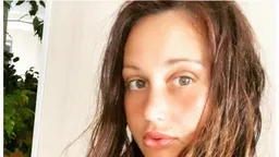 📺 Выходила в конце 90-х на одном маленьком дециметровом канале программа под названием «Голая правда»