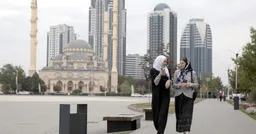 Айшат Хизриева, которой угрожали чеченцы, вышла из новосибирской полиции