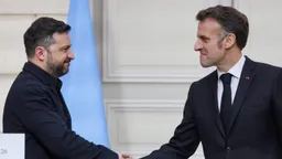 Макрон: в G7 намерены сохранять санкции против России