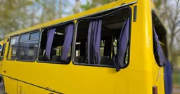 Из-за удара по автобусу в Херсоне погибли два человека, семь пострадали