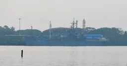 США отправили на Ближний Восток третий авианосец и пригрозили «забрать» иранскую нефть