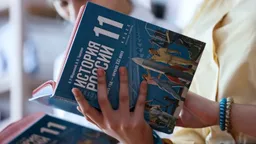 Госдума РФ готовит закон о взятии на учет "исказителей истории"