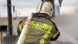 В Краснодарском крае удалось потушить НПЗ после падения обломков беспилотников