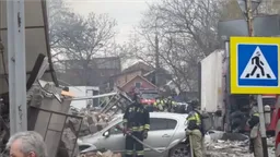 Во Владикавказе из-под завалов склада достали двоих погибших