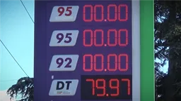 📌 В Крыму прекратили продажу бензина, жители пытаются уехать