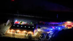 Число погибших в результате столкновения поездов в Испании возросло до 40