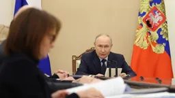 Рейтинг Путина продолжил падение шестую неделю подряд