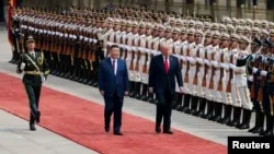 特朗普总统与中国领导人习近平会谈