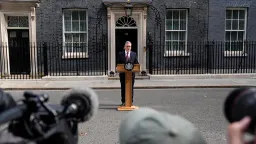 連日壓力下 英國首相施紀賢宣佈辭職