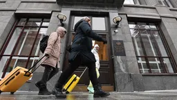 Минфин оценил дефицит бюджета России в 4,28 триллиона рублей