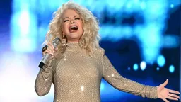 Лариса Долина перенесла концерт в БКЗ «Октябрьский» в Петербурге на ноябрь