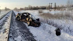 Четыре человека погибли в Псковской области в ДТП с поездом 18 января