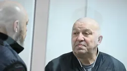 Бывшего замдиректора Росгвардии приговорили к 7 годам колонии по делу о махинациях с контрактами на обмундирование; его освободили за счет срока в СИЗО