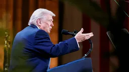 Трамп: США перебрасывают к Ирану более крупные силы, чем к Венесуэле