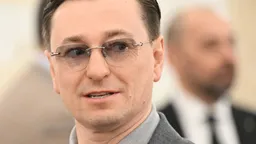 Сергей Безруков отверг сообщения о его планах возглавить Школу-студию МХАТ