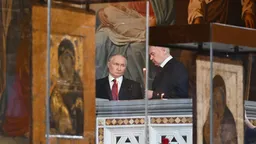 В пасхальную ночь в России прошло более 12 700 богослужений