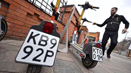 Росстандарт утвердил ГОСТ на номерные знаки для электросамокатов