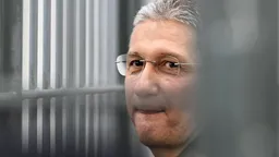 Осужденный на 13 лет за коррупцию зам Шойгу предложил заключить сделку со следствием и дать показания на других чиновников