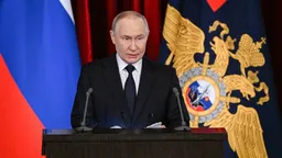 Путин потребовал подавлять любые проявления русофобии и ксенофобии