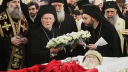 В Тбилиси проходит церемония похорон патриарха Илии II